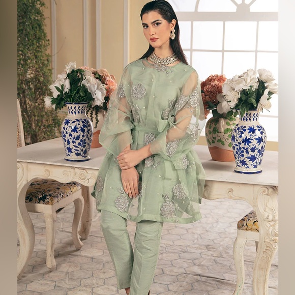 Vanya Ice Blue Bat Shaped Embellished Wrap Paired With Raw Silk Trouser Eid - Picture 4 of 9